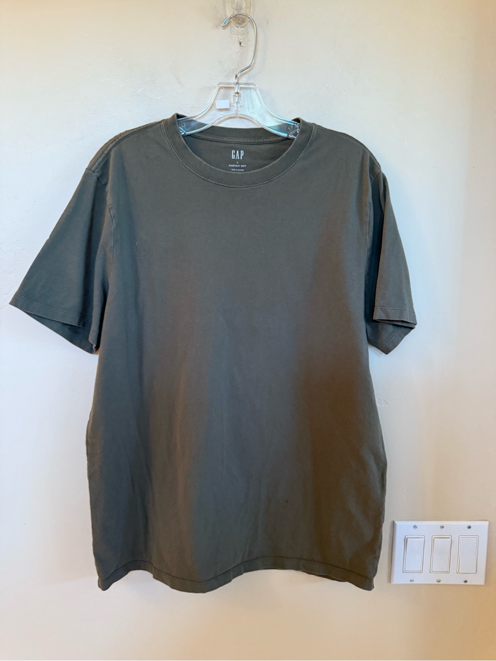 GAP Short Sleeve Crew Neck T-Shirt in Olive